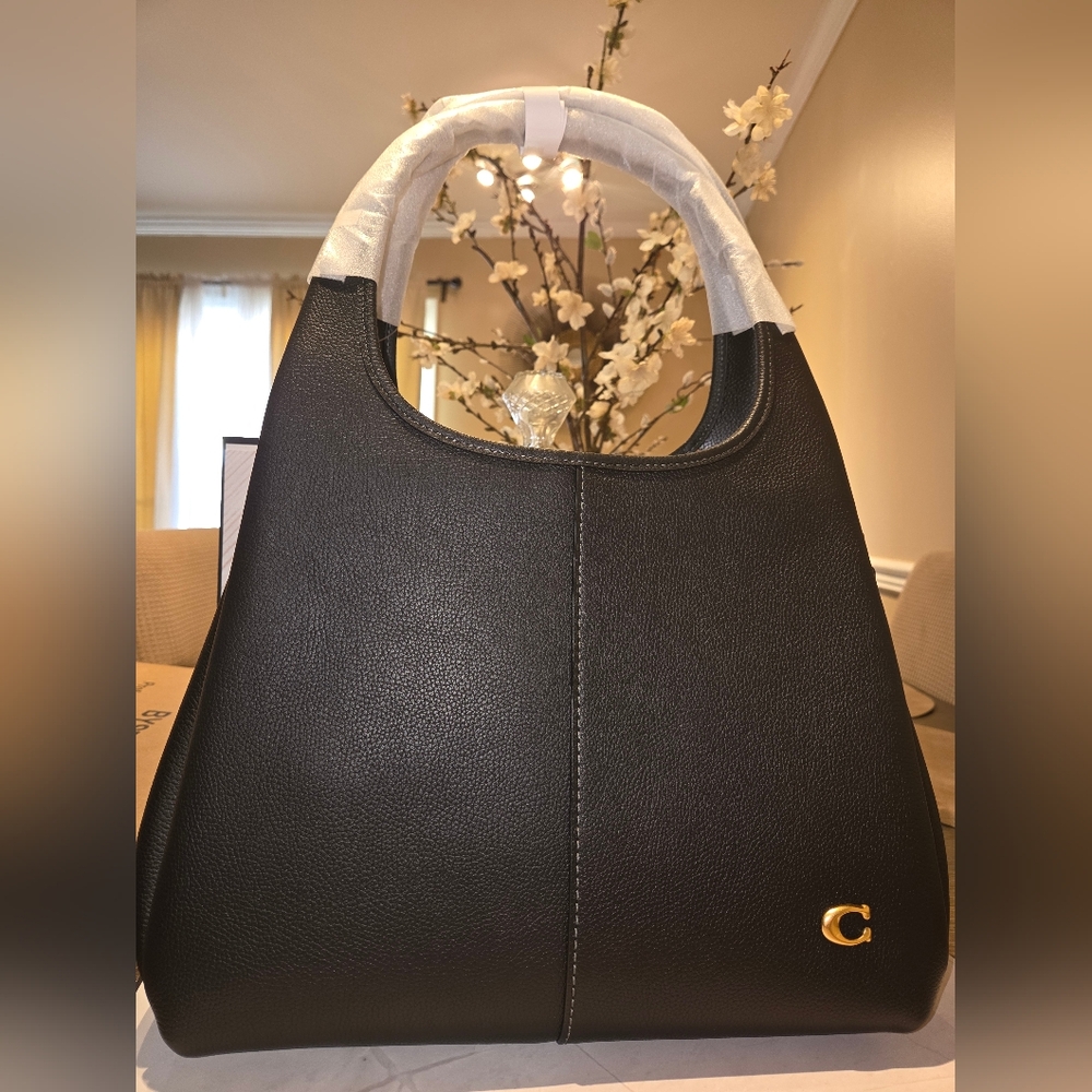 Elegant Black Handbag